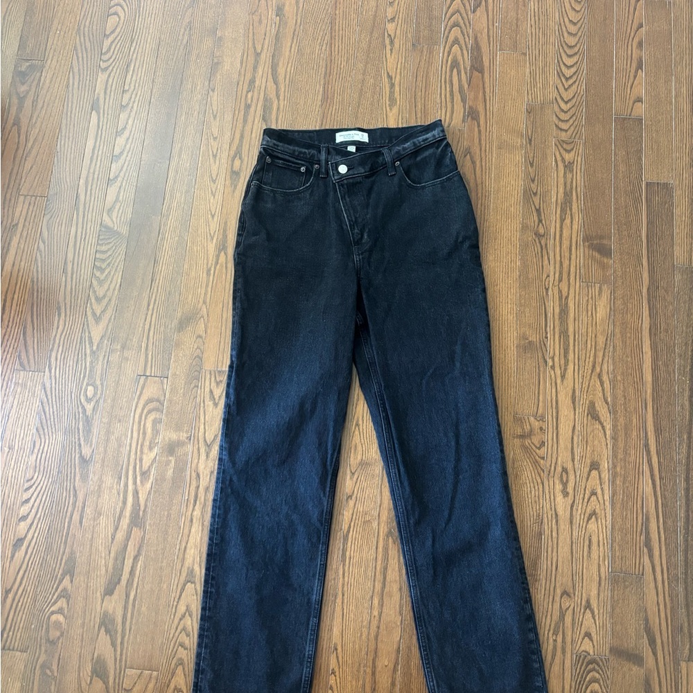 Abercrombie Cross Waist Ultra High Rise 90’s Straight Jeans